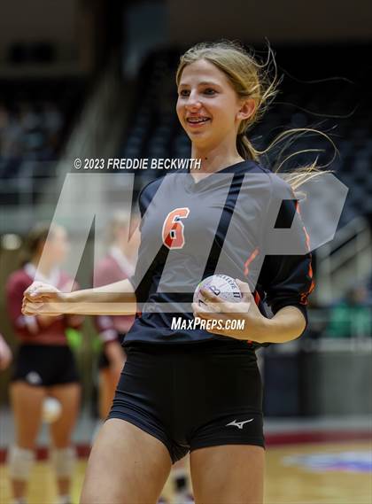Thumbnail 1 in Iola vs. Schulenburg (UIL 2A Volleyball Semi-Final) photogallery.