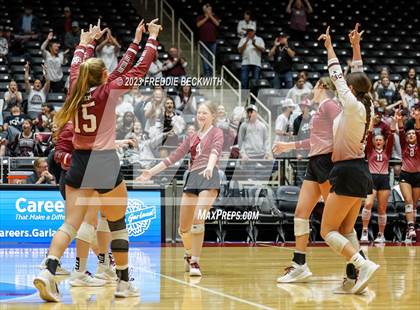 Thumbnail 1 in Iola vs. Schulenburg (UIL 2A Volleyball Semi-Final) photogallery.