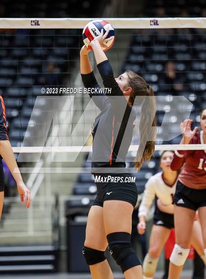 Thumbnail 1 in Iola vs. Schulenburg (UIL 2A Volleyball Semi-Final) photogallery.