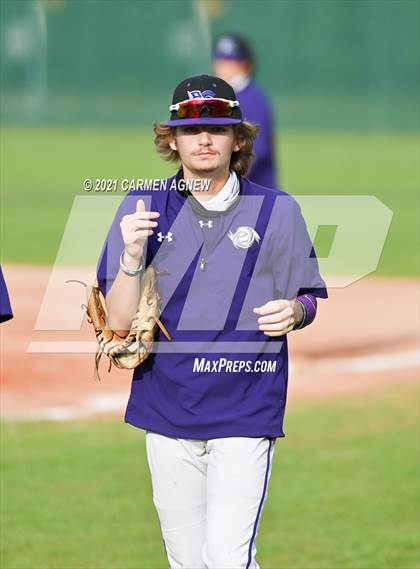 Thumbnail 3 in Klein Cain vs Klein Forest photogallery.