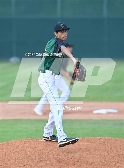 Thumbnail 1 in Klein Cain vs Klein Forest photogallery.
