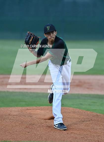 Thumbnail 3 in Klein Cain vs Klein Forest photogallery.