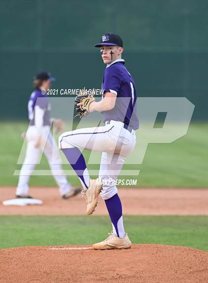 Thumbnail 2 in Klein Cain vs Klein Forest photogallery.