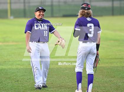 Thumbnail 2 in Klein Cain vs Klein Forest photogallery.