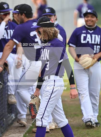 Thumbnail 3 in Klein Cain vs Klein Forest photogallery.