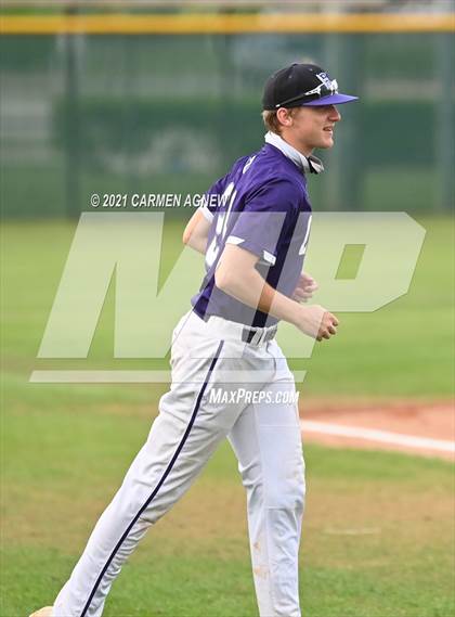 Thumbnail 3 in Klein Cain vs Klein Forest photogallery.