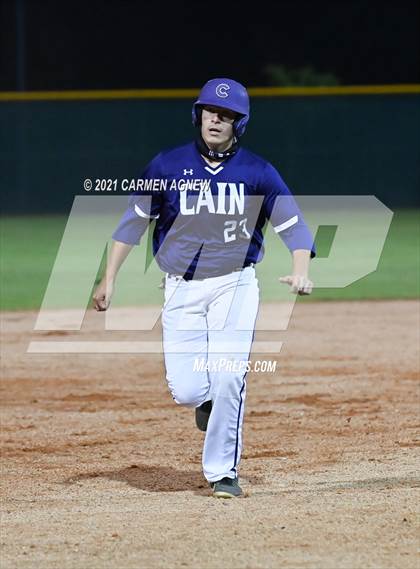 Thumbnail 2 in Klein Cain vs Klein Forest photogallery.