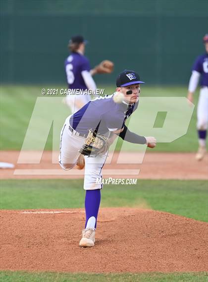 Thumbnail 2 in Klein Cain vs Klein Forest photogallery.