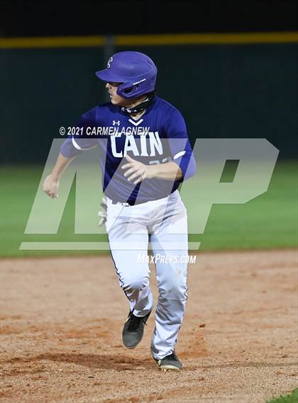 Thumbnail 1 in Klein Cain vs Klein Forest photogallery.