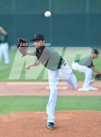 Thumbnail 3 in Klein Cain vs Klein Forest photogallery.