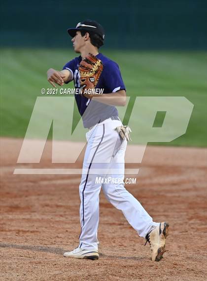 Thumbnail 3 in Klein Cain vs Klein Forest photogallery.