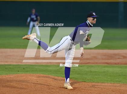 Thumbnail 2 in Klein Cain vs Klein Forest photogallery.