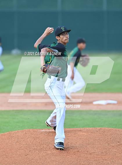 Thumbnail 2 in Klein Cain vs Klein Forest photogallery.