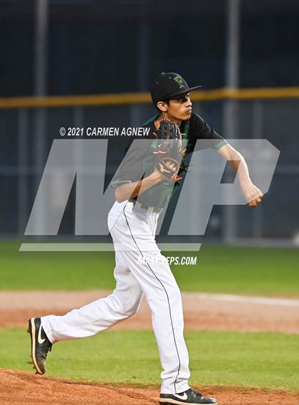 Thumbnail 3 in Klein Cain vs Klein Forest photogallery.