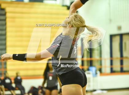 Thumbnail 2 in Horn @ Rockwall photogallery.