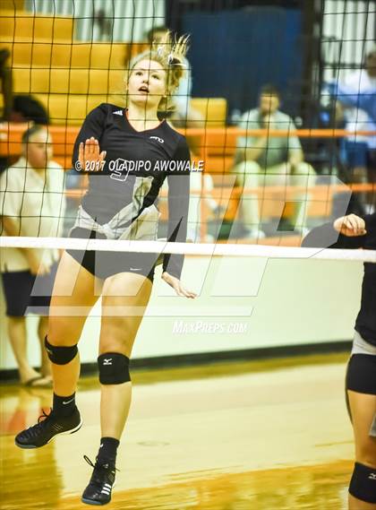Thumbnail 3 in Horn @ Rockwall photogallery.