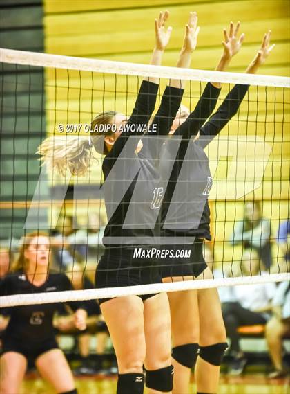 Thumbnail 1 in Horn @ Rockwall photogallery.