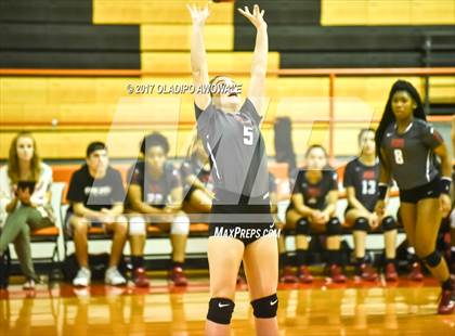 Thumbnail 2 in Horn @ Rockwall photogallery.