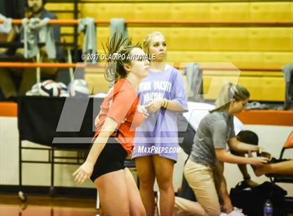 Thumbnail 3 in Horn @ Rockwall photogallery.