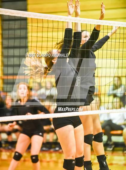 Thumbnail 2 in Horn @ Rockwall photogallery.