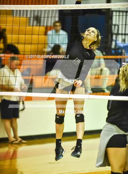 Thumbnail 1 in Horn @ Rockwall photogallery.