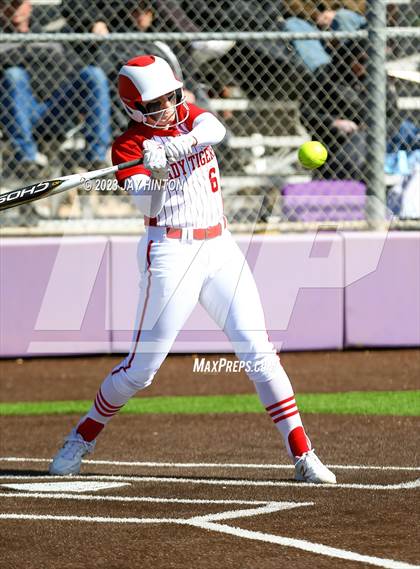 Thumbnail 3 in Wylie vs Glen Rose (Godley High School) photogallery.