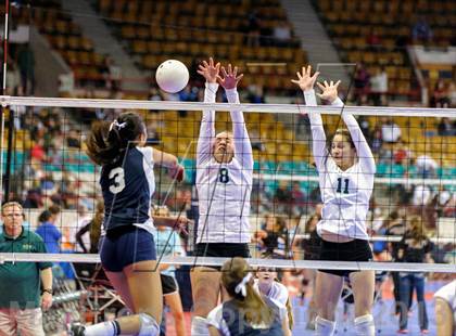 Thumbnail 2 in University vs. Bishop Machebeuf (CHSAA 3A Pool II) photogallery.