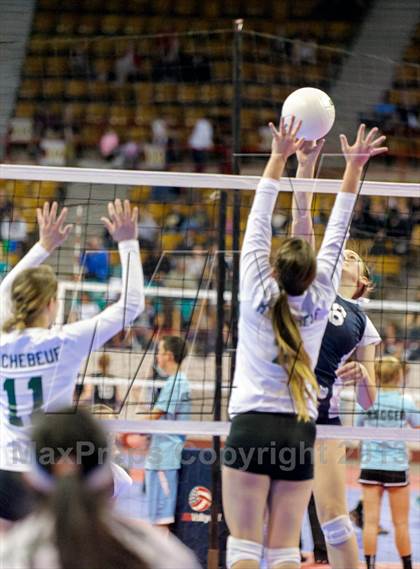 Thumbnail 1 in University vs. Bishop Machebeuf (CHSAA 3A Pool II) photogallery.