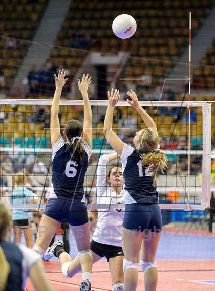 Thumbnail 1 in University vs. Bishop Machebeuf (CHSAA 3A Pool II) photogallery.
