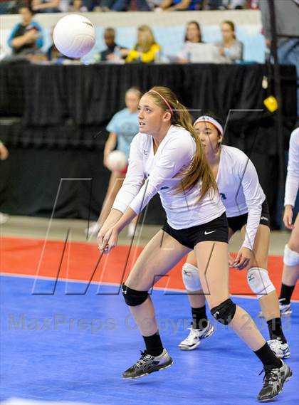 Thumbnail 2 in University vs. Bishop Machebeuf (CHSAA 3A Pool II) photogallery.