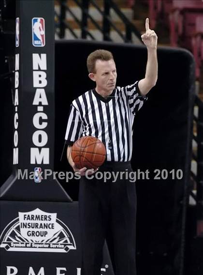 Thumbnail 1 in Sacramento vs. St. Mary's (CIF NorCal D3 Final) photogallery.
