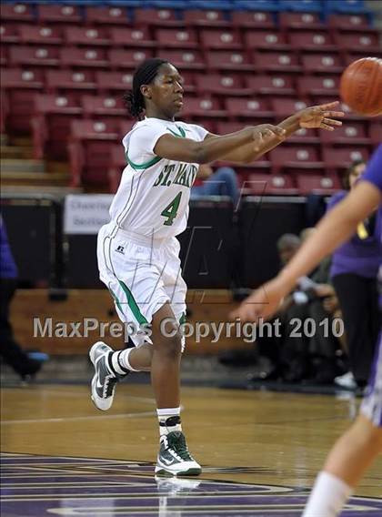 Thumbnail 2 in Sacramento vs. St. Mary's (CIF NorCal D3 Final) photogallery.