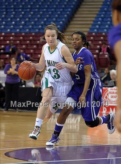 Thumbnail 2 in Sacramento vs. St. Mary's (CIF NorCal D3 Final) photogallery.