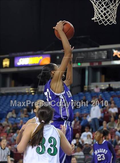 Thumbnail 3 in Sacramento vs. St. Mary's (CIF NorCal D3 Final) photogallery.