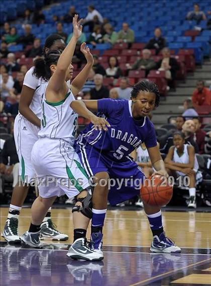 Thumbnail 2 in Sacramento vs. St. Mary's (CIF NorCal D3 Final) photogallery.