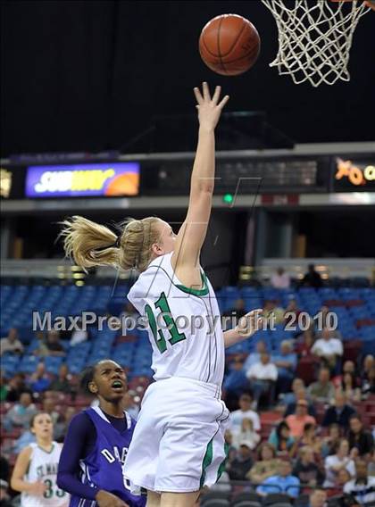 Thumbnail 3 in Sacramento vs. St. Mary's (CIF NorCal D3 Final) photogallery.