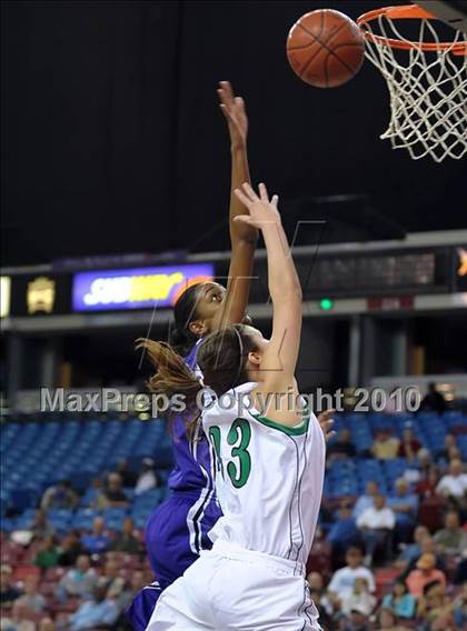 Thumbnail 2 in Sacramento vs. St. Mary's (CIF NorCal D3 Final) photogallery.