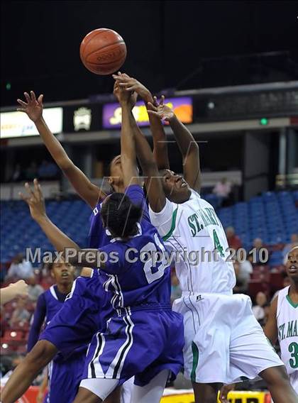Thumbnail 2 in Sacramento vs. St. Mary's (CIF NorCal D3 Final) photogallery.