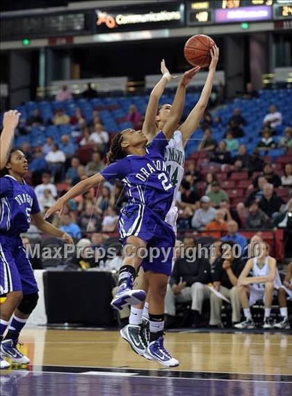 Thumbnail 2 in Sacramento vs. St. Mary's (CIF NorCal D3 Final) photogallery.