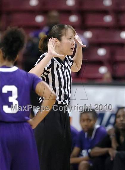 Thumbnail 2 in Sacramento vs. St. Mary's (CIF NorCal D3 Final) photogallery.