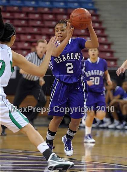 Thumbnail 2 in Sacramento vs. St. Mary's (CIF NorCal D3 Final) photogallery.