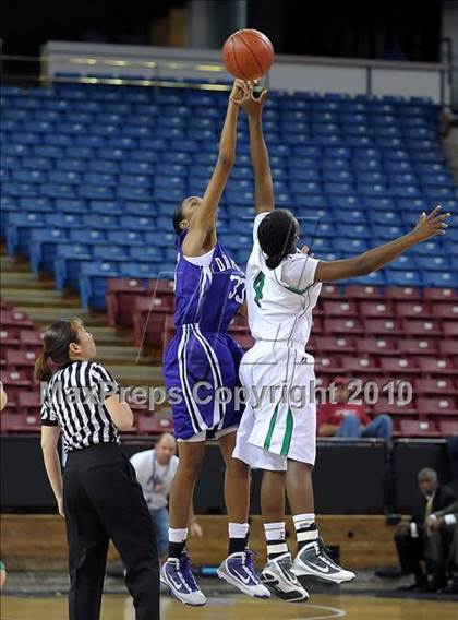 Thumbnail 3 in Sacramento vs. St. Mary's (CIF NorCal D3 Final) photogallery.