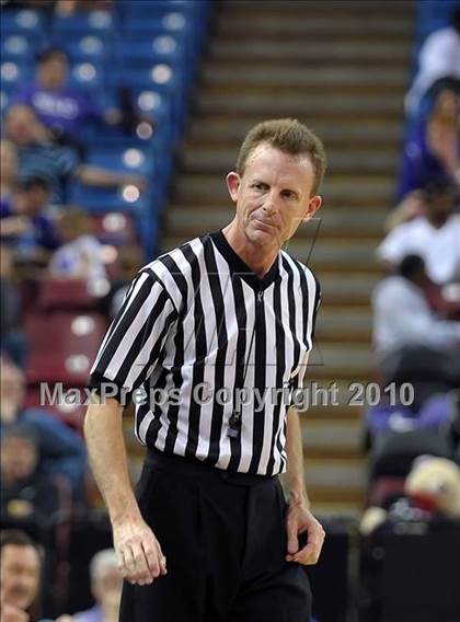 Thumbnail 2 in Sacramento vs. St. Mary's (CIF NorCal D3 Final) photogallery.