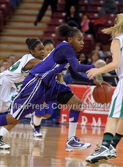 Thumbnail 3 in Sacramento vs. St. Mary's (CIF NorCal D3 Final) photogallery.