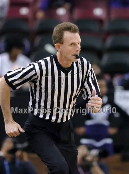 Thumbnail 1 in Sacramento vs. St. Mary's (CIF NorCal D3 Final) photogallery.