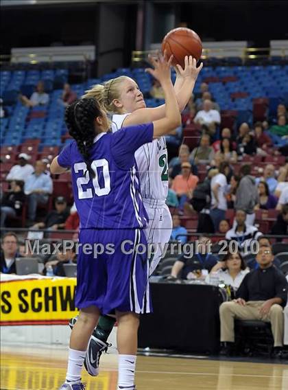 Thumbnail 1 in Sacramento vs. St. Mary's (CIF NorCal D3 Final) photogallery.