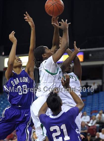 Thumbnail 2 in Sacramento vs. St. Mary's (CIF NorCal D3 Final) photogallery.
