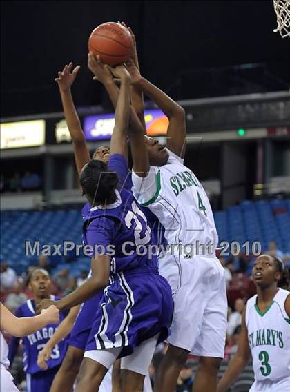 Thumbnail 1 in Sacramento vs. St. Mary's (CIF NorCal D3 Final) photogallery.