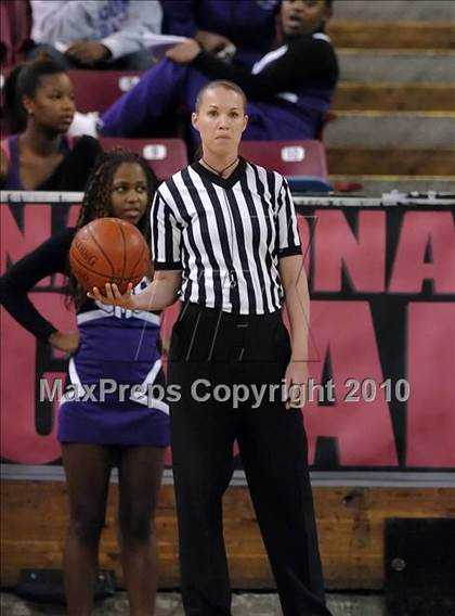 Thumbnail 3 in Sacramento vs. St. Mary's (CIF NorCal D3 Final) photogallery.