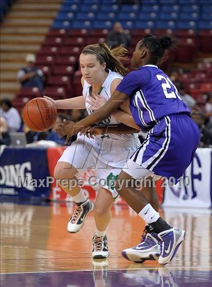 Thumbnail 2 in Sacramento vs. St. Mary's (CIF NorCal D3 Final) photogallery.
